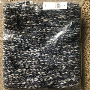 Blue and White Ann Taylor skirt. Size 8 Slim Fit